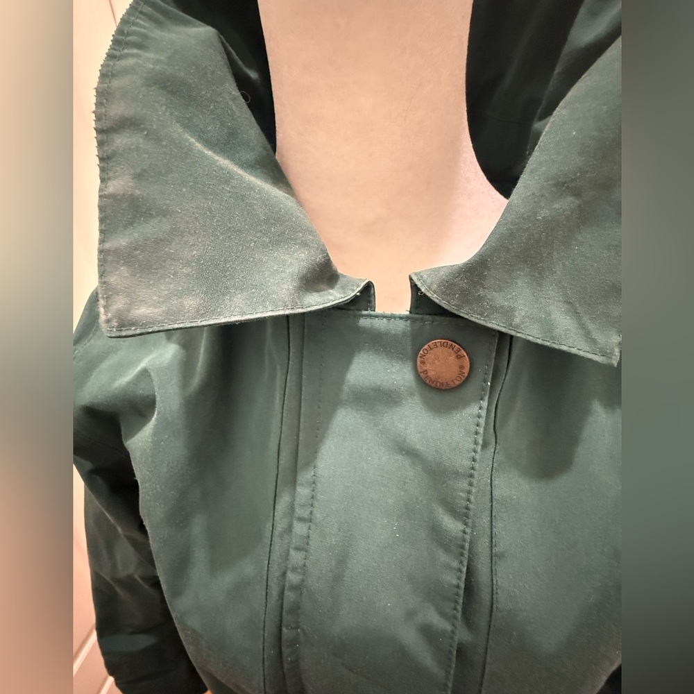 Pendleton. Vintage Forest Green Medium Weight Raincoat. Size XS. - Picture 16 of 16